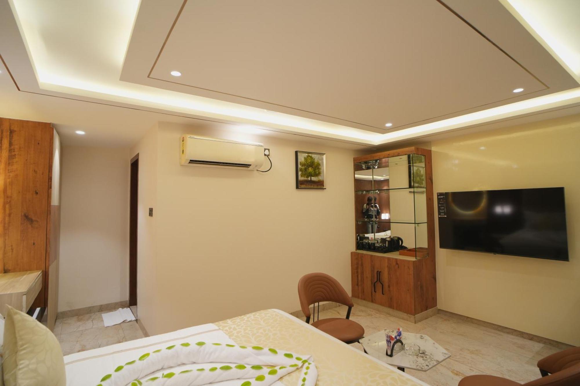 Hotel Oriva Vinflora Residency - Nr Lv Prasad Hospital, Banjara Hills à Haïdarabad Extérieur photo